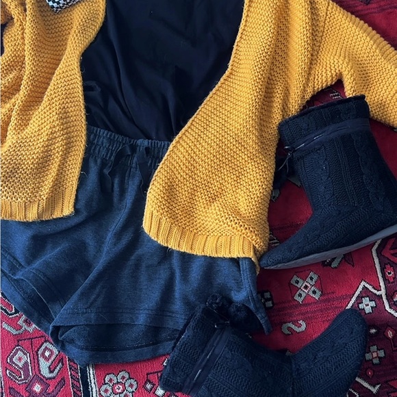 *Patti G Black Slipper Booties - Picture 7 of 7